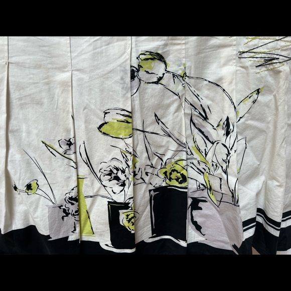 Tristan and Isuet Pleated skirt - Picture 3 of 8